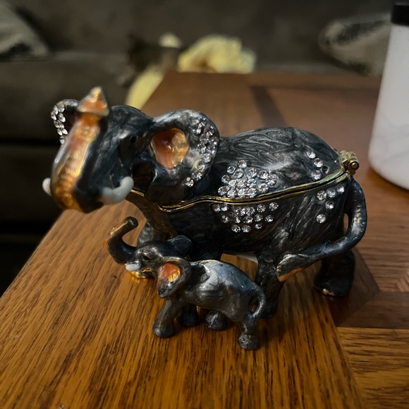 Elephant jewelry holder - Picture 4 of 5